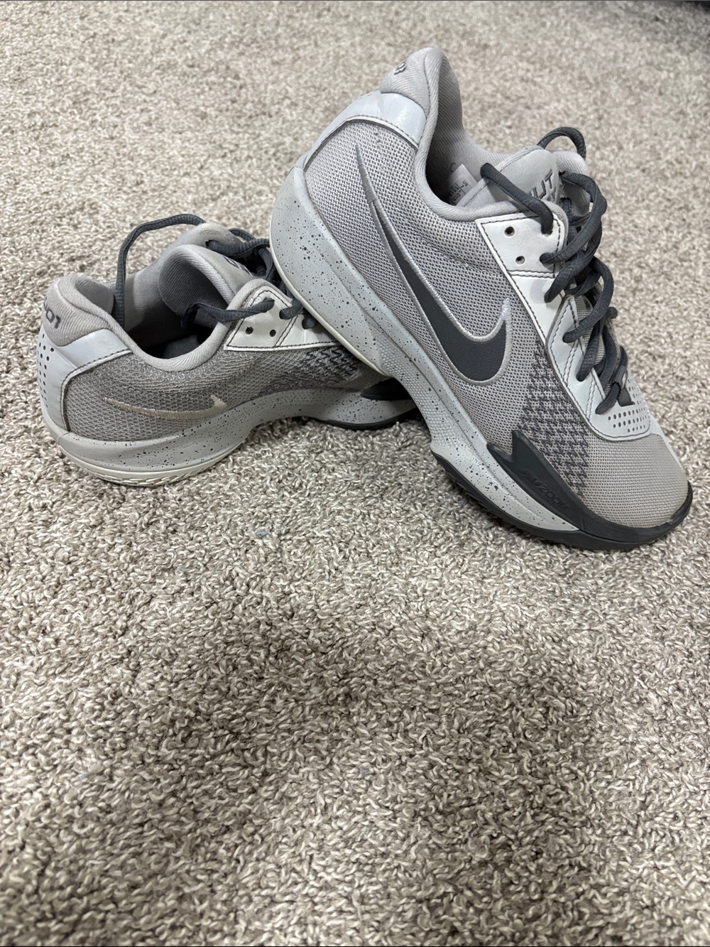 Nike Men's Gray and Dark Gray Athletic Sneakers